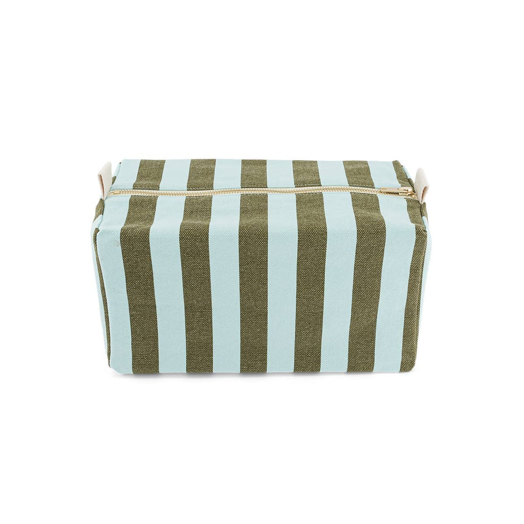 Vic Toiletzak Aqua