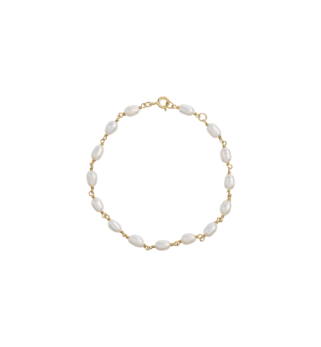 Clutching Pearls Armband