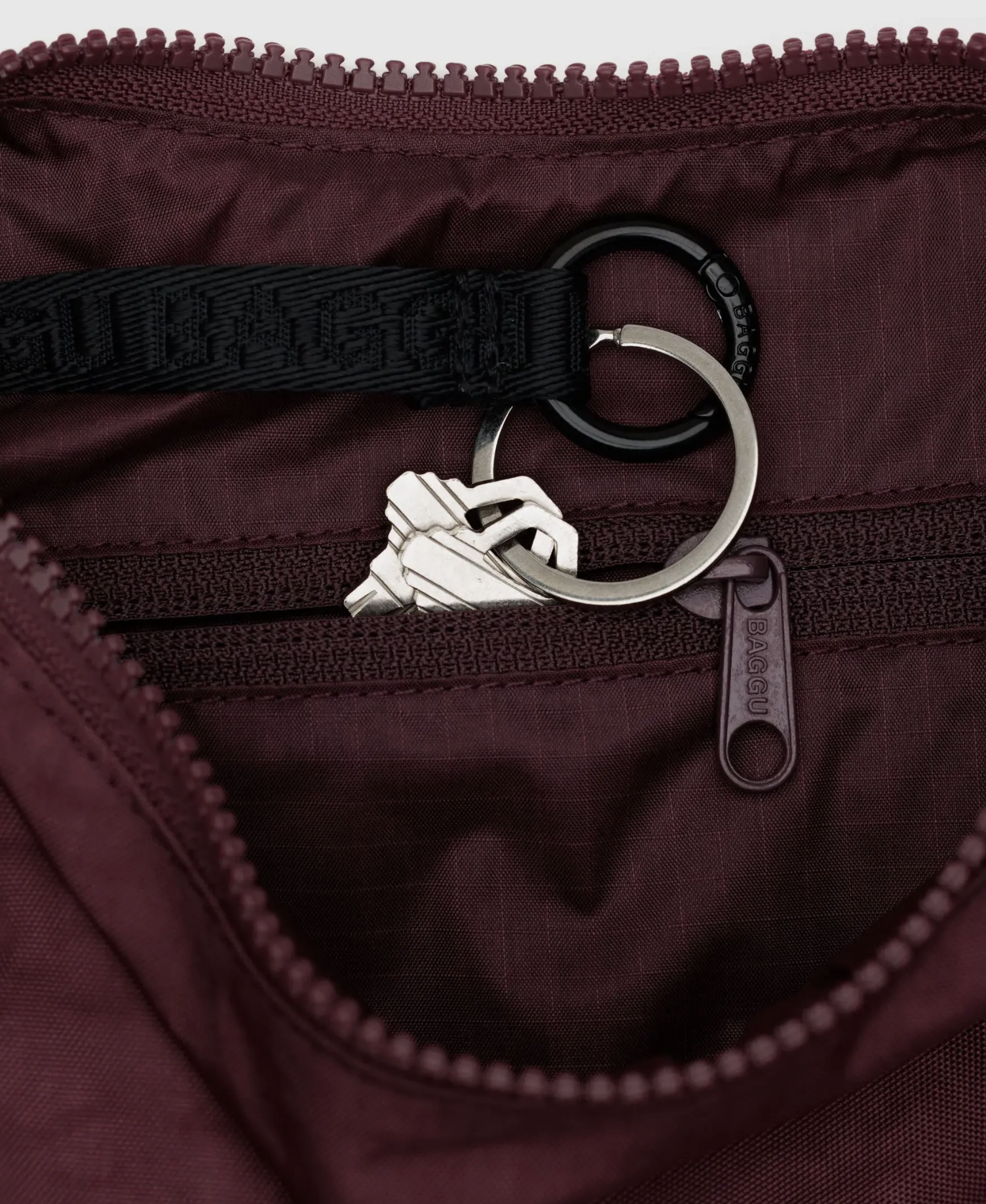 Nylon Crescent Handtas Mahogany S