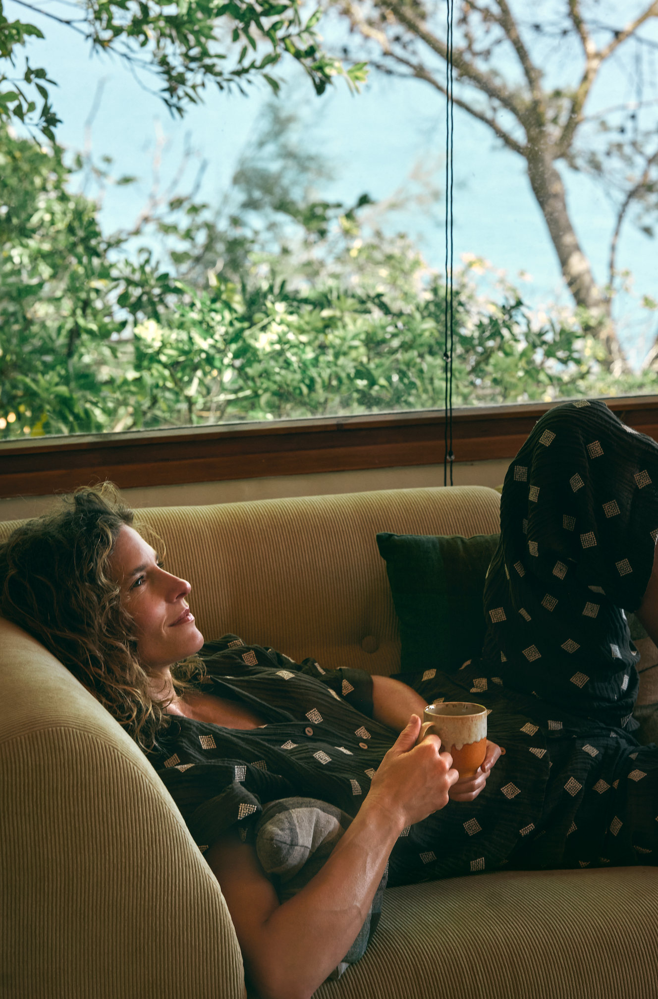 70s Café Mugs Cape Set