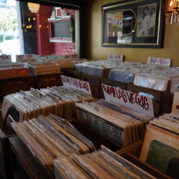 The Vinyl Store Kaars