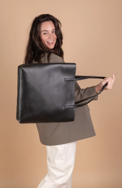 Georgia Black Apple Leather