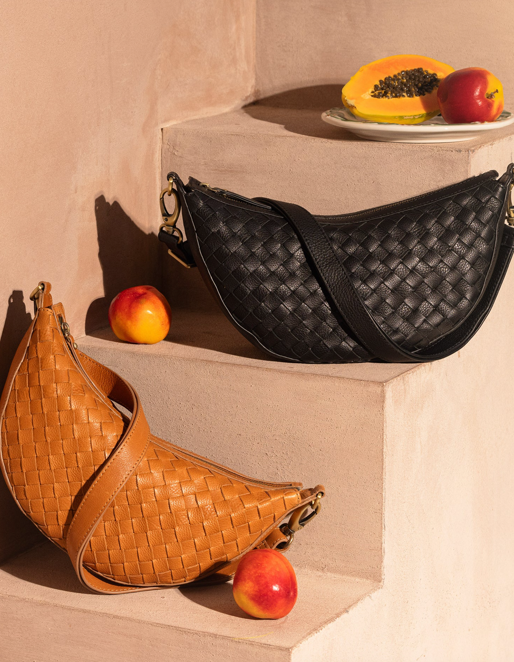 Leo Woven Soft Grain Leather Black