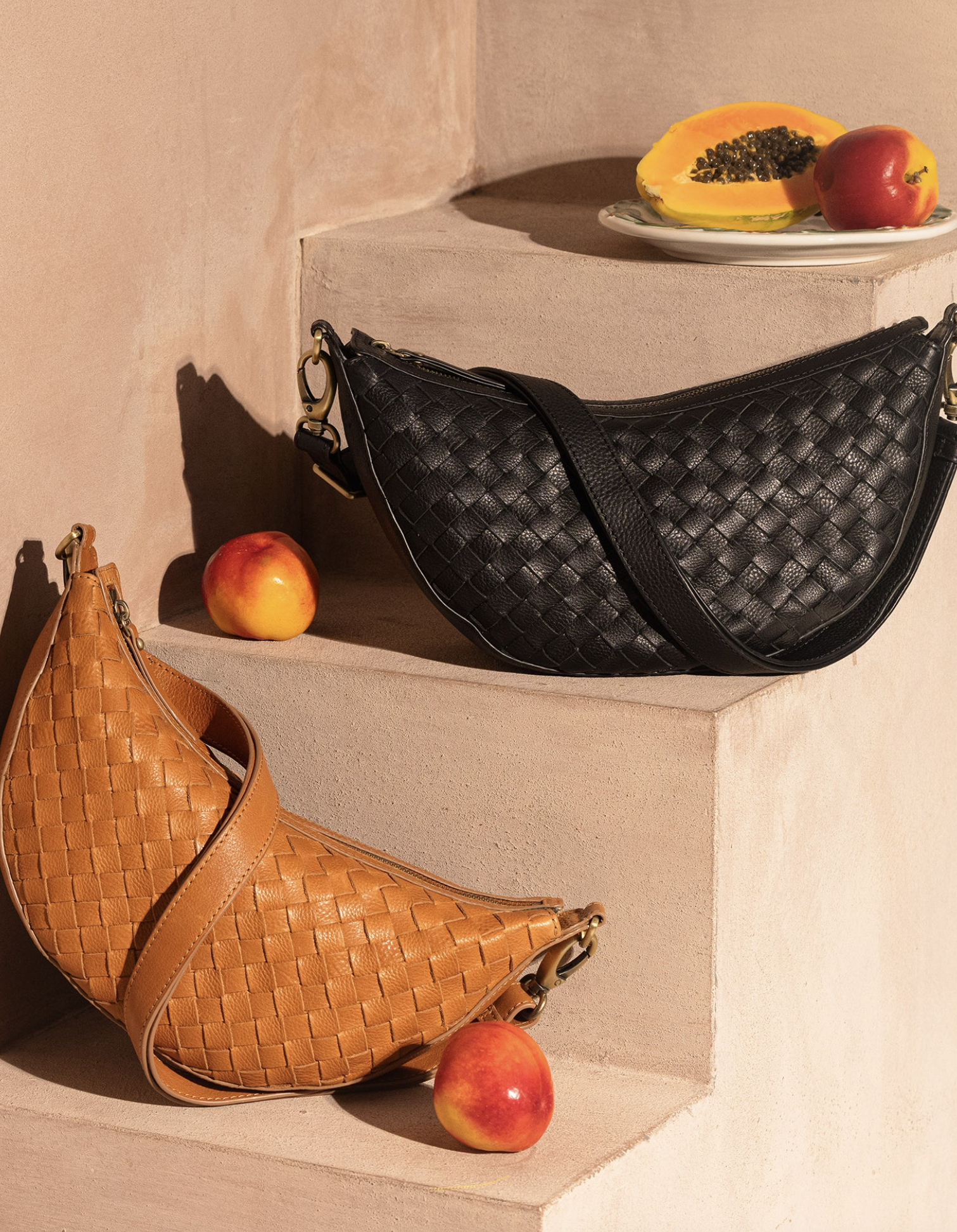 Leo Woven Soft Grain Leather Black