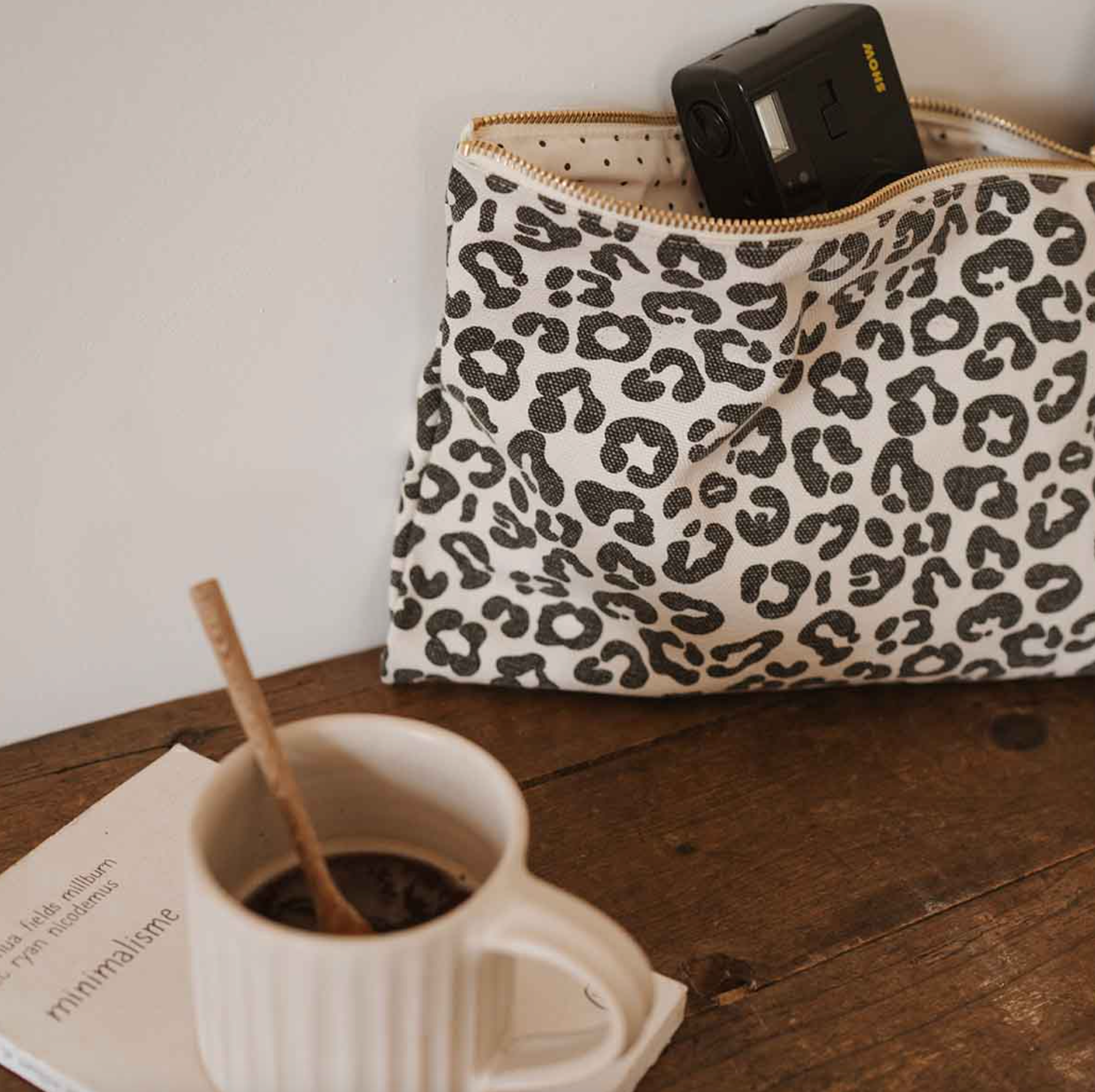 Lili Pouch Greige Leopard