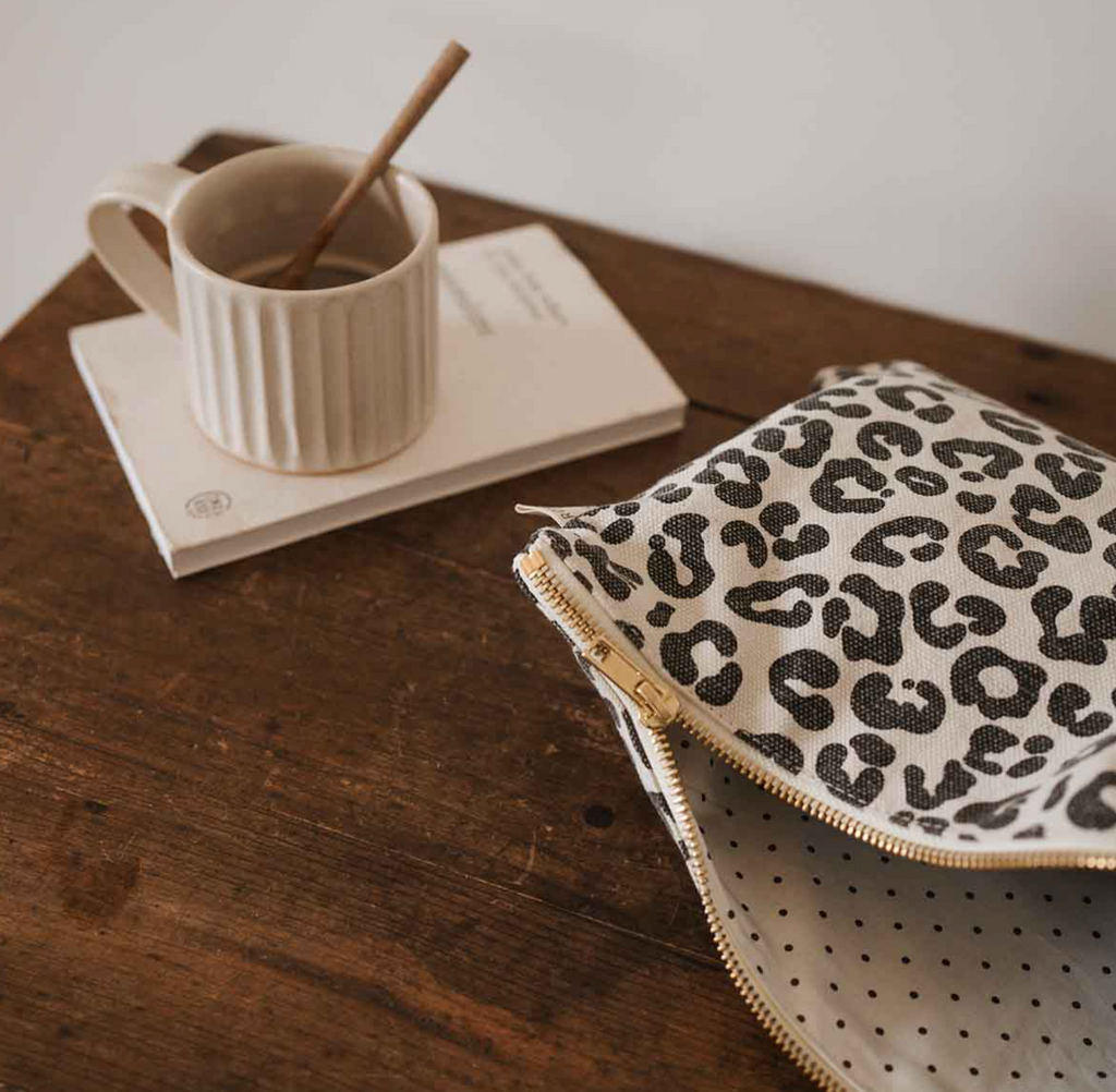 Lili Pouch Greige Leopard
