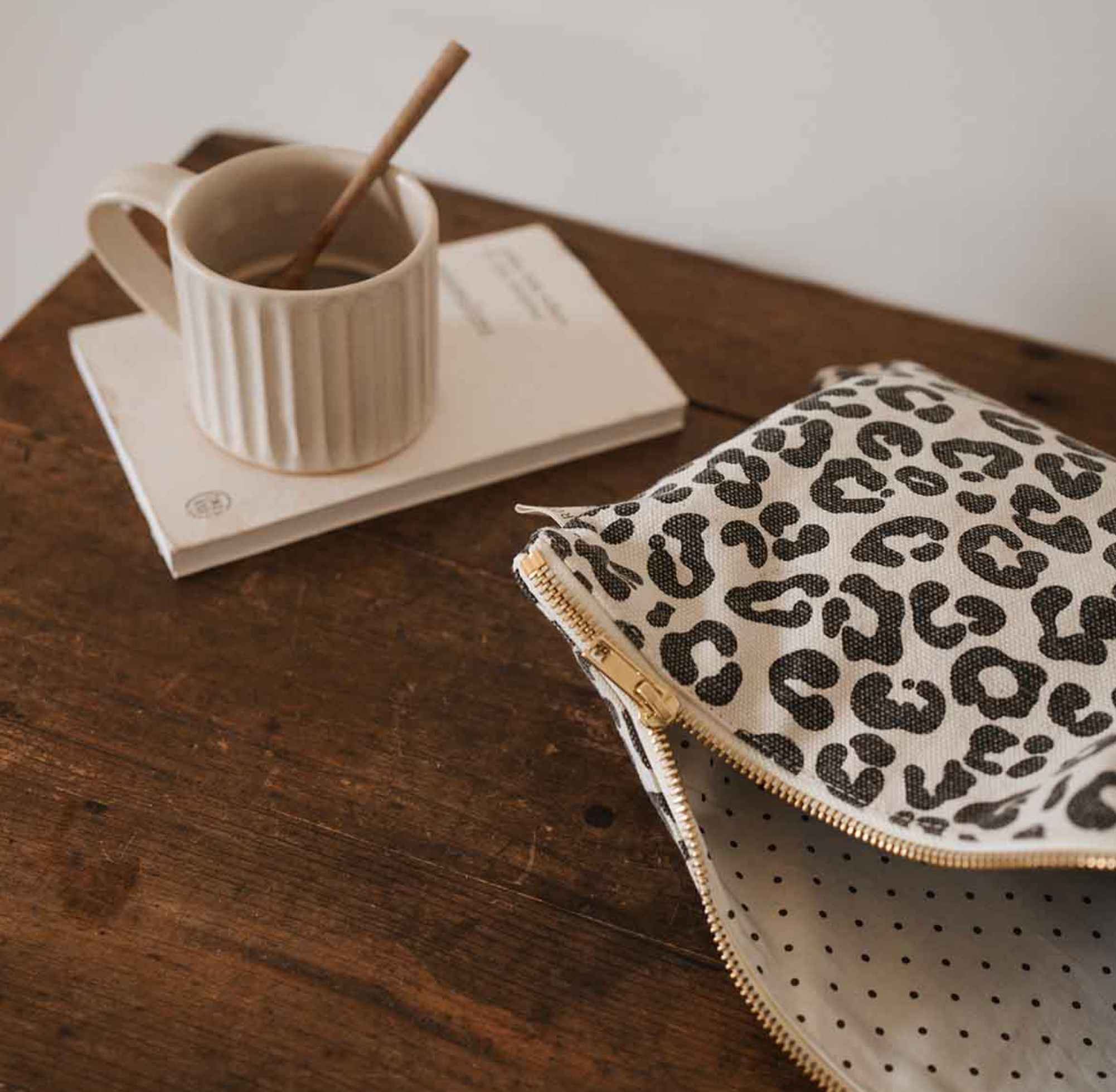 Lili Pouch Greige Leopard