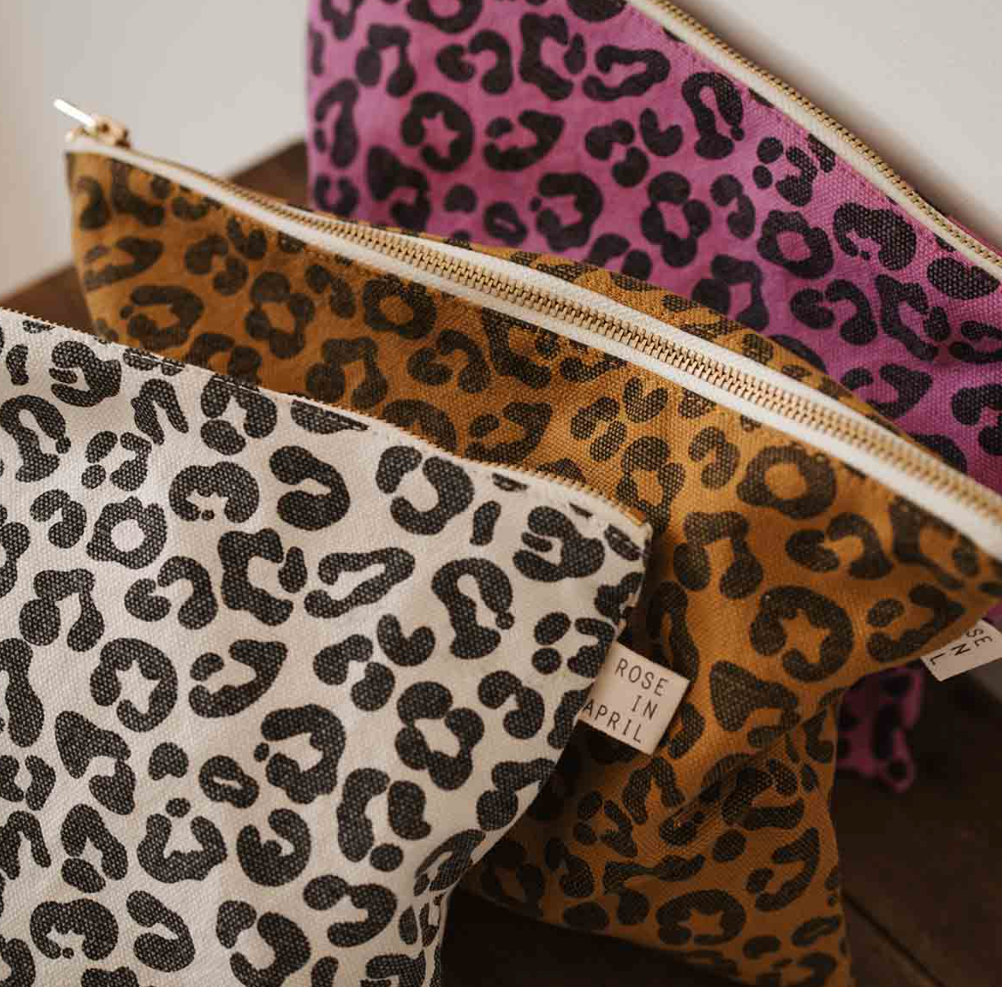Lili Pouch Greige Leopard