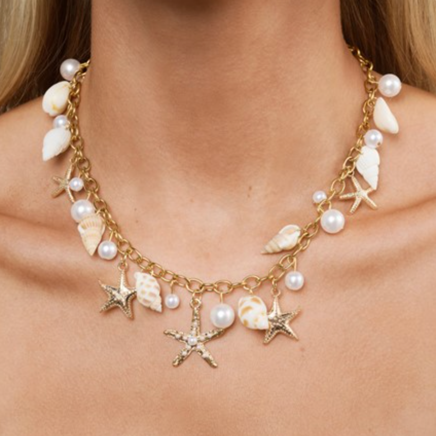 Nora Shell Charm Necklace Gold