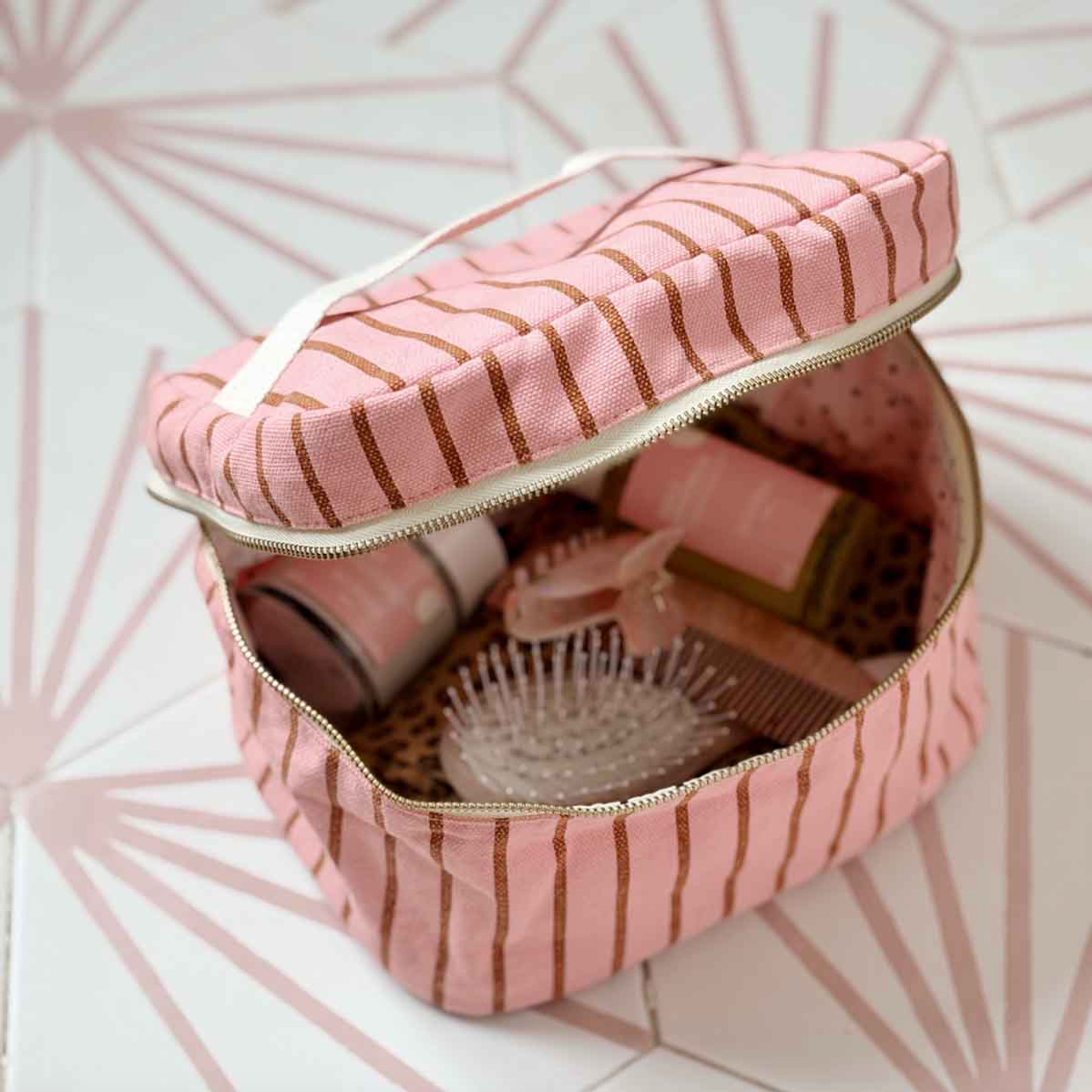 Oona Toiletzak Strawberry