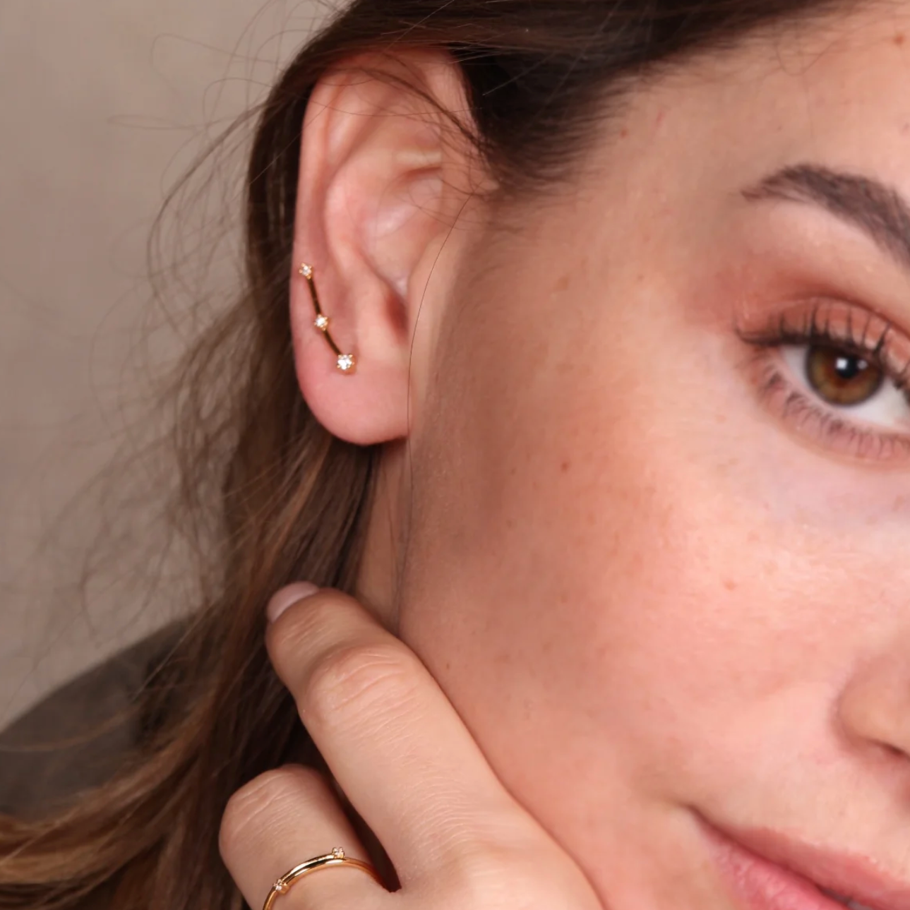 Noémie Contour Oorring