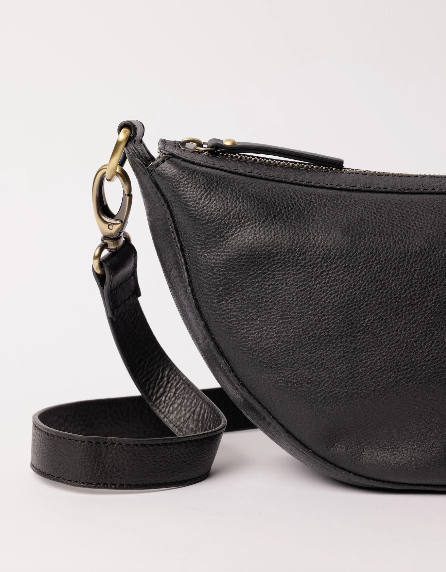 Leo Crossbody Black Soft Grain Leather