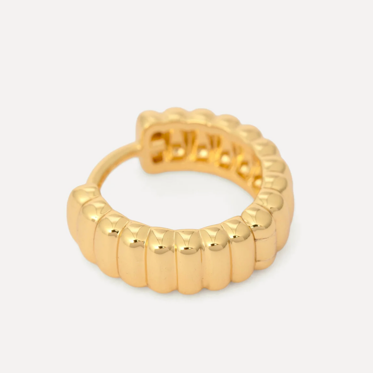 Jay Ribbed Oorring Goud