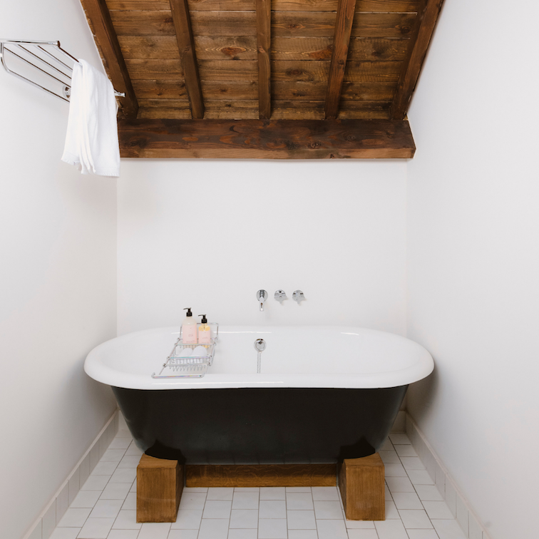 Home by Lily Oostende Ray cosmetica badkamer schoonheid