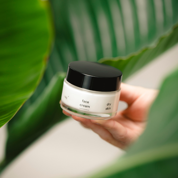 Home by Lily Oostende Ray cosmetica badkamer schoonheid