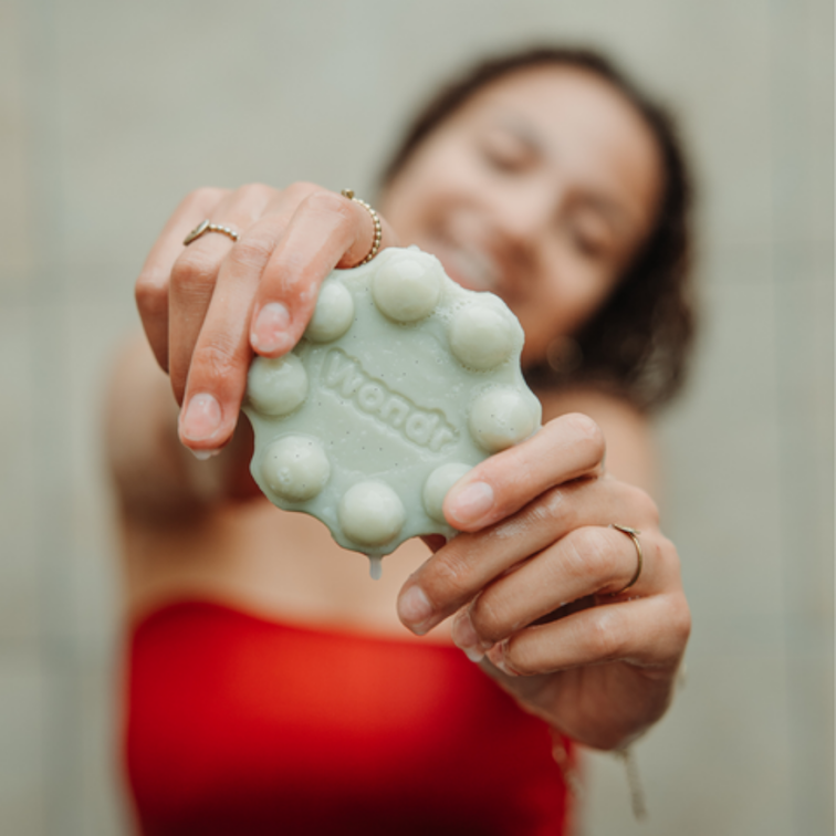 Home by Lily Oostende Wondr badkamer cosmetica badschuim