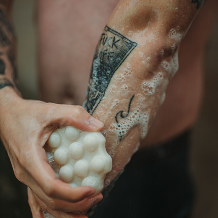 Home by Lily Oostende Wondr badkamer cosmetica badschuim