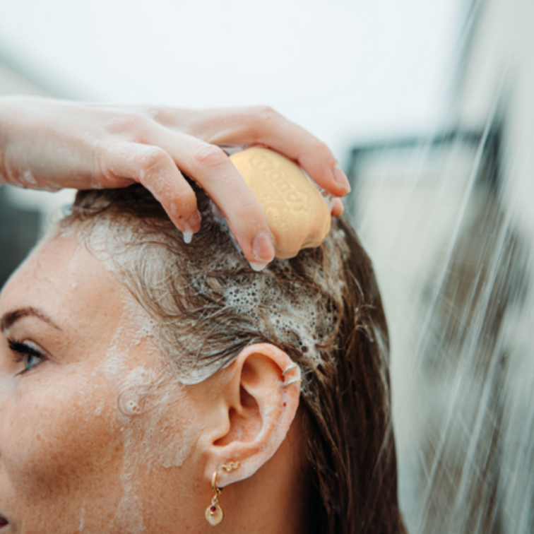 Home by Lily Oostende Wondr badkamer cosmetica badschuim