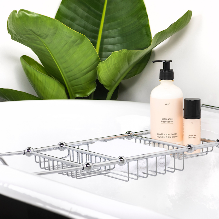Home by Lily Oostende Ray cosmetica badkamer schoonheid handcrème