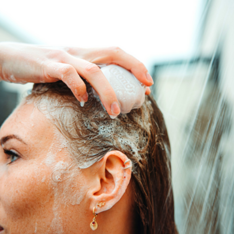 Home by Lily Oostende Wondr badkamer cosmetica badschuim