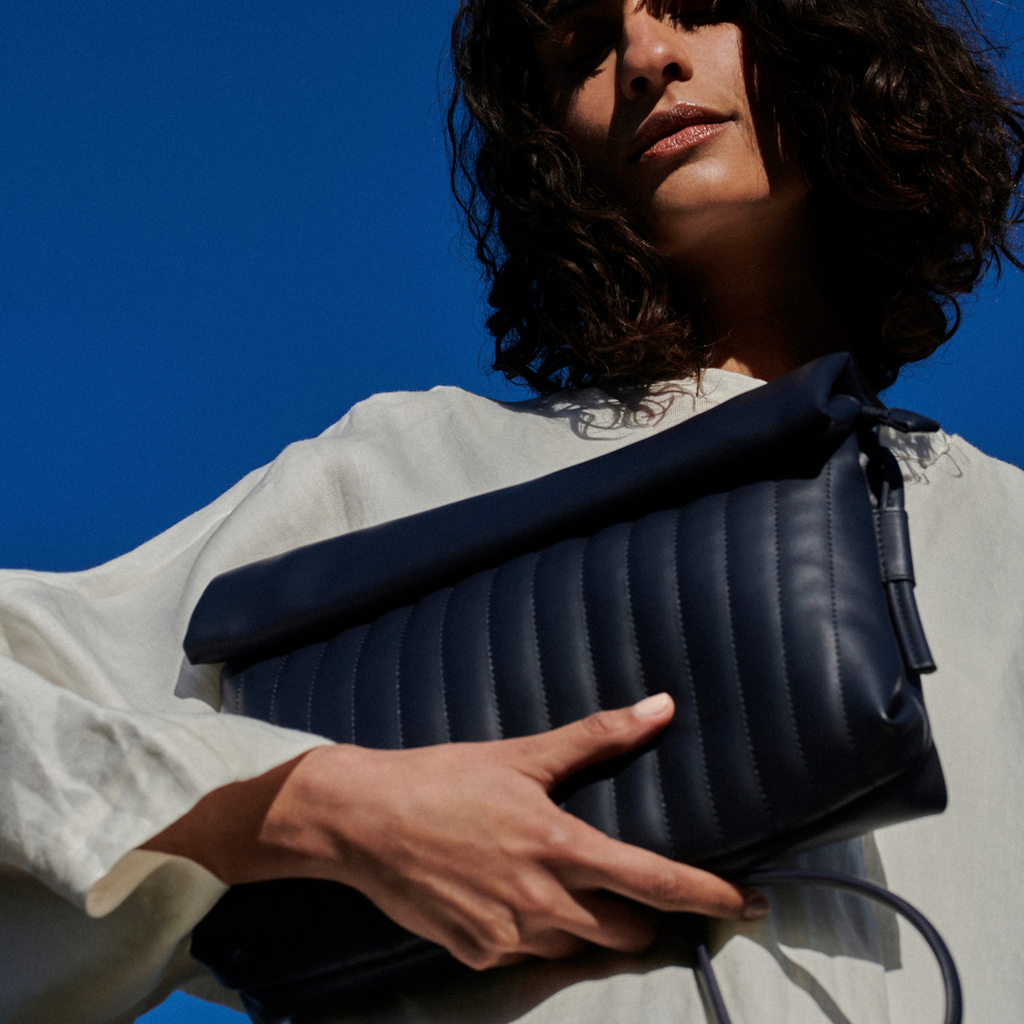 Kitaro Shoulder Bag Midnight Grain