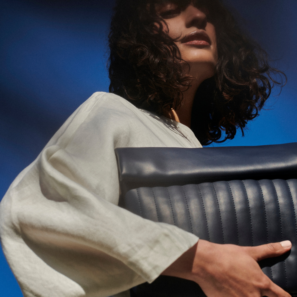 Kitaro Shoulder Bag Midnight Grain